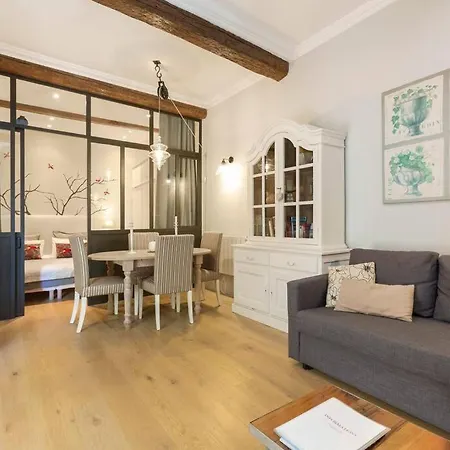 Apartment Typical 18th Century Flat, Historical Center Avignon