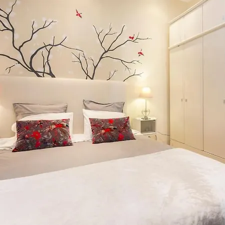 Typical 18th Century Flat, Historical Center Apartment *